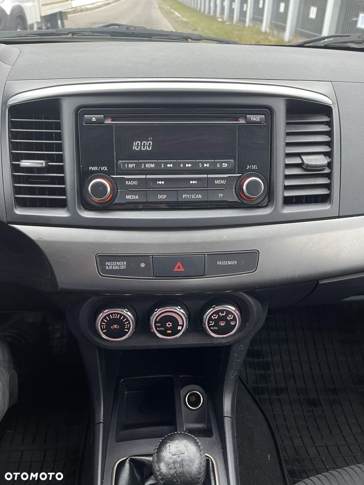 Mitsubishi Lancer 1.6 Inform - 13