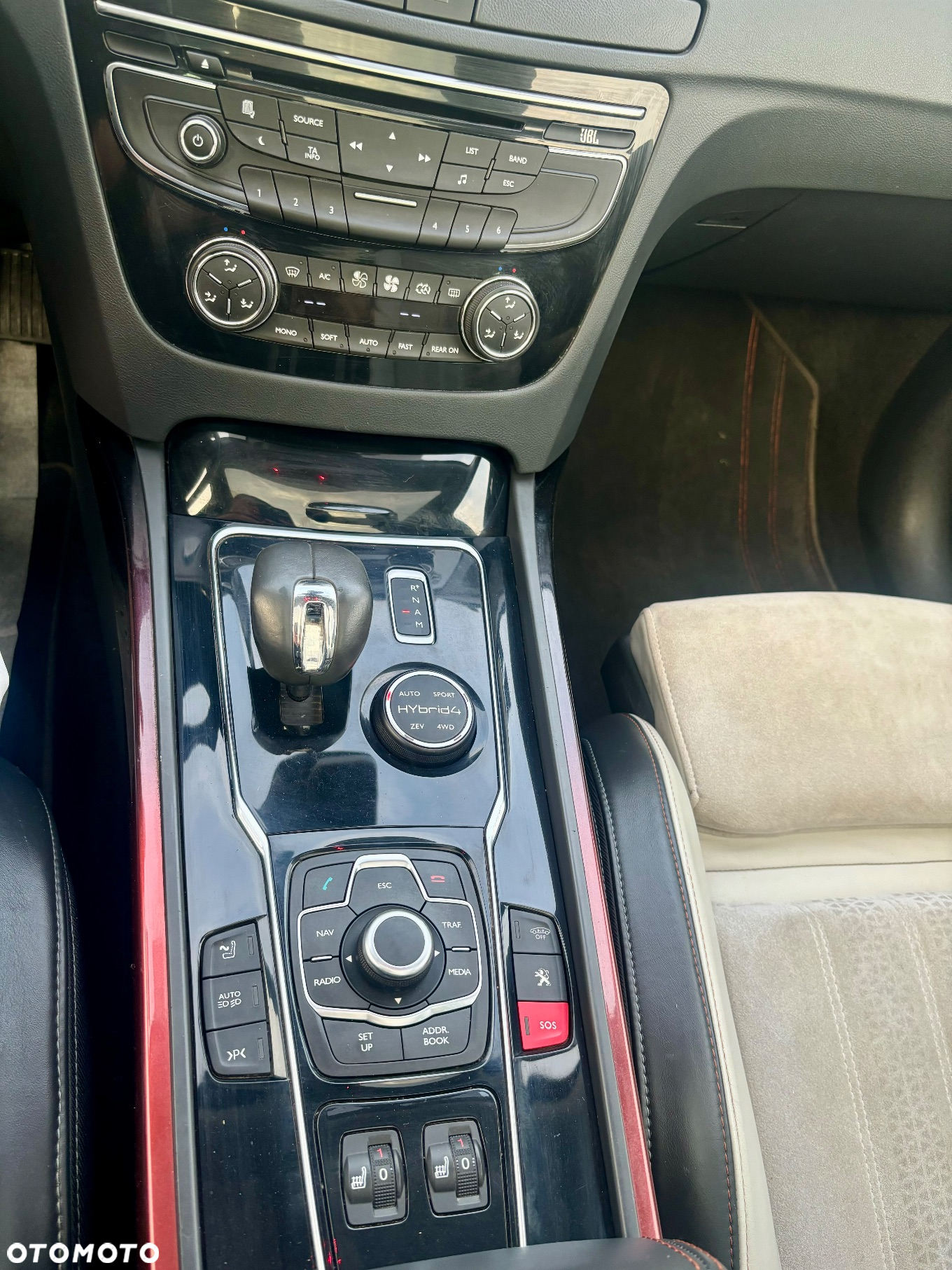 Peugeot 508 RXH Hybrid4 - 15