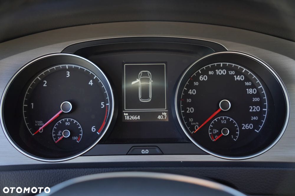 Volkswagen Golf 1.6 TDI BlueMotion Technology DSG Comfortline - 21