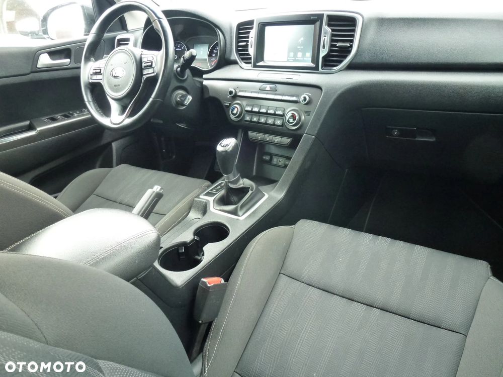 Kia Sportage 1.6 GDI 2WD Attract - 12
