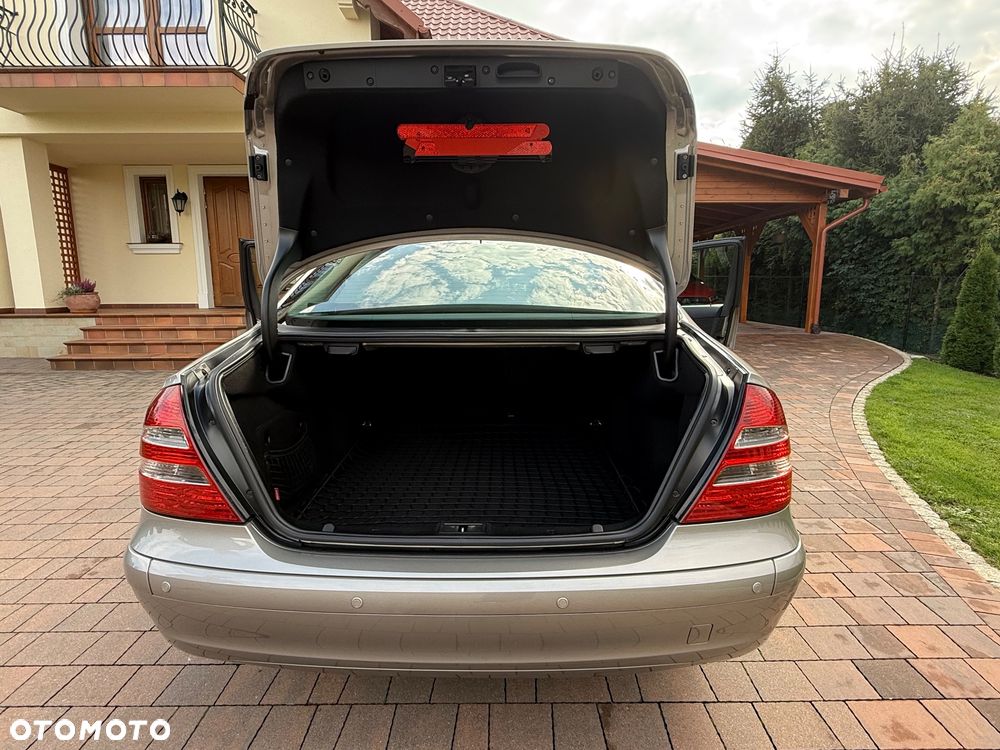 Mercedes-Benz Klasa E 200 Kompressor Classic - 8