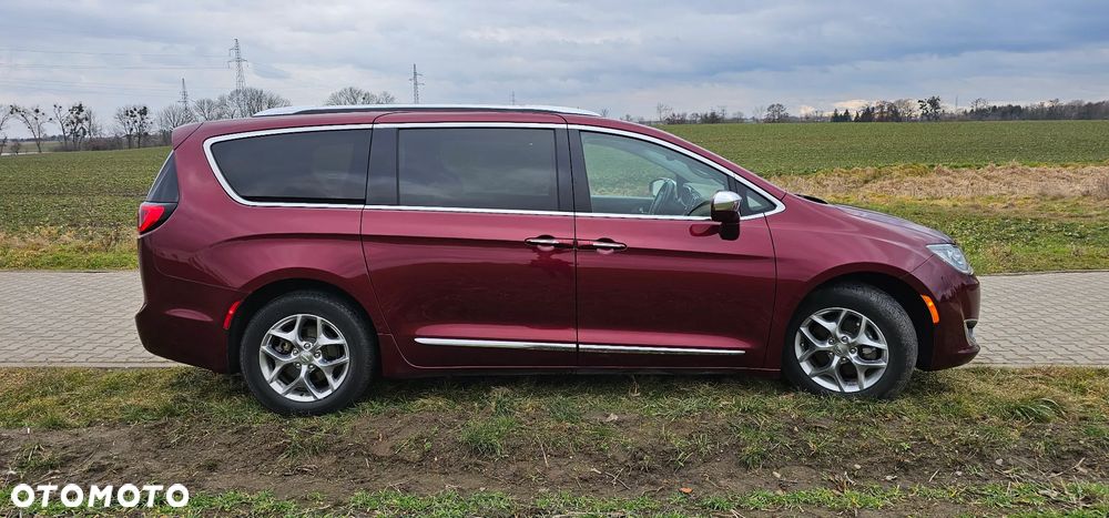 Chrysler Pacifica - 5