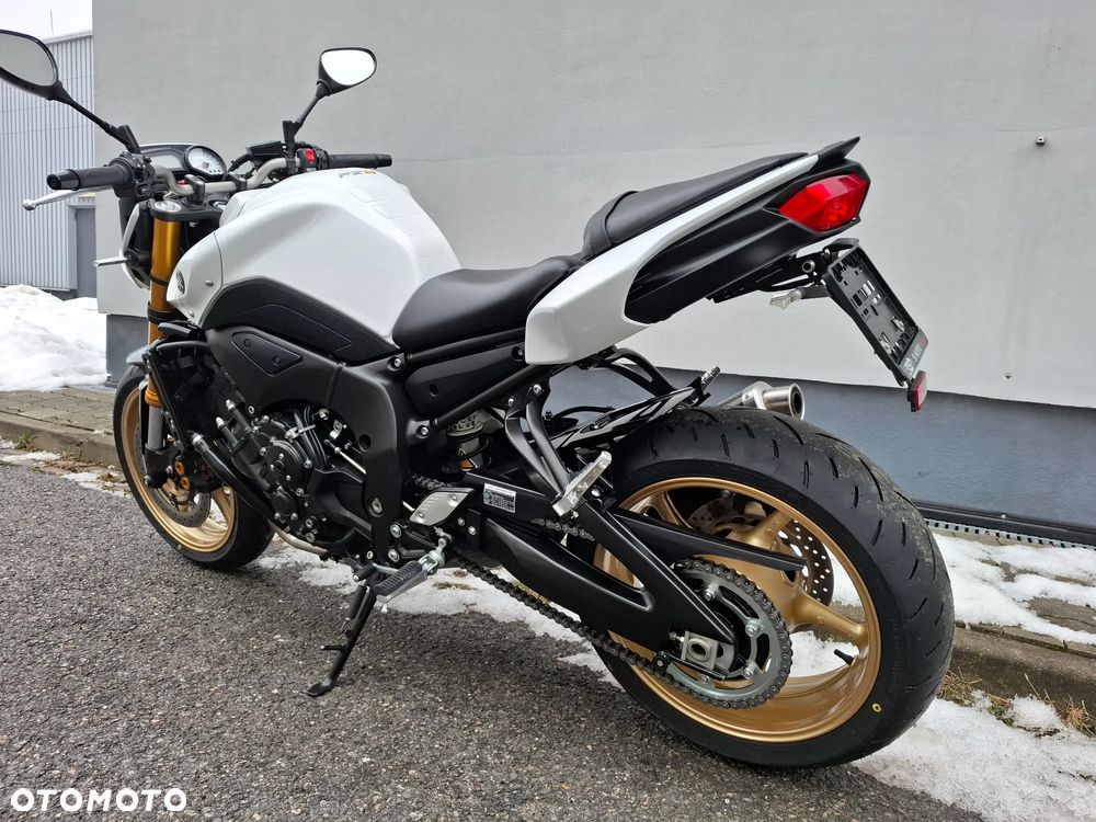 Yamaha FZ8 - 7