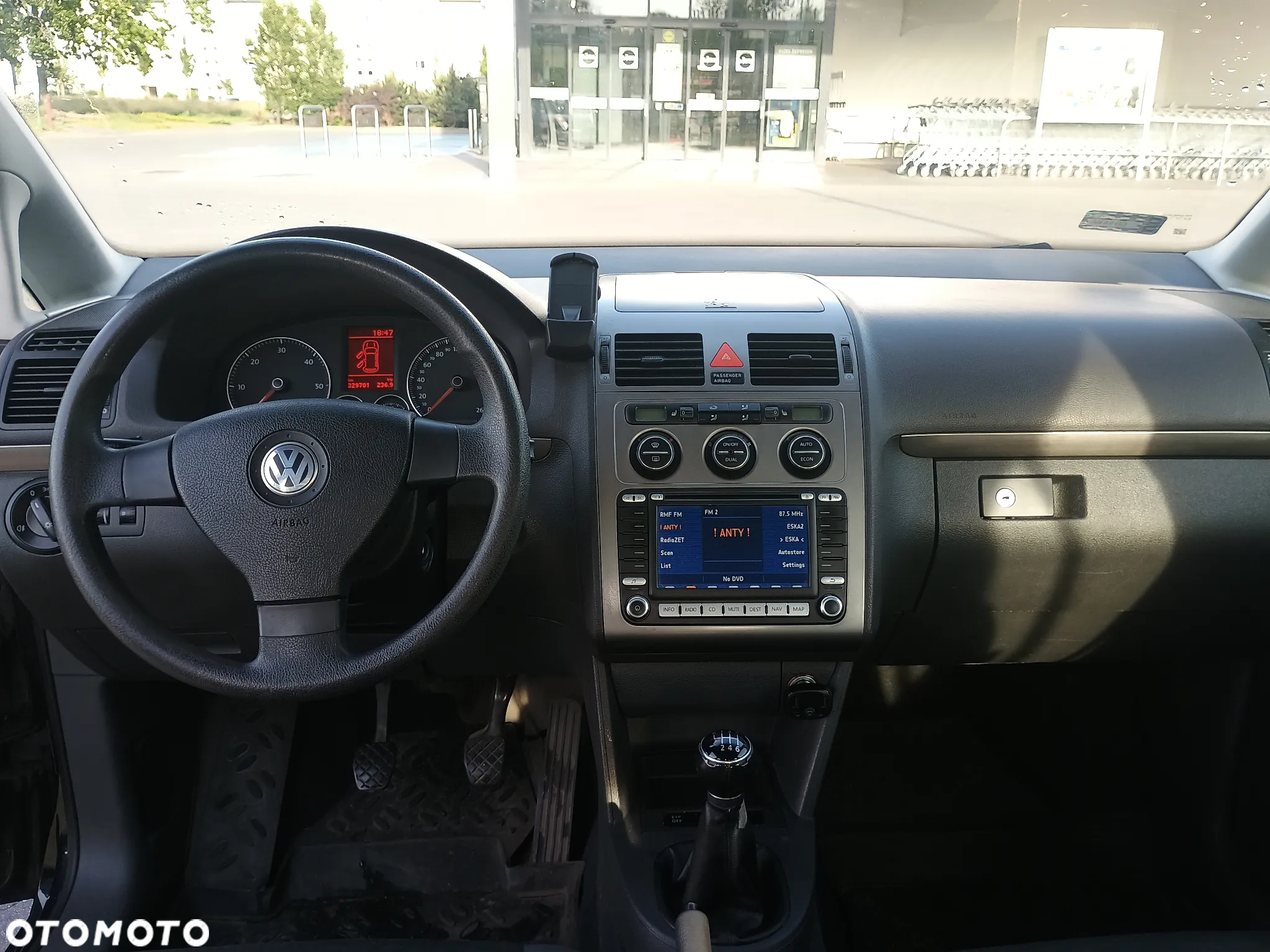 Volkswagen Touran 2.0 TDI DPF Comfortline - 8