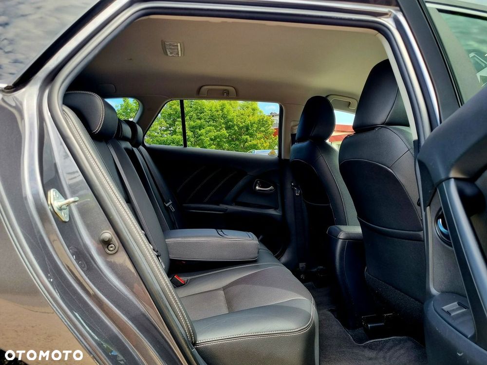 Toyota Avensis 1.8 Premium MS - 12