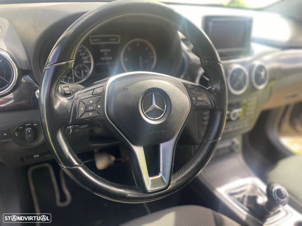 Mercedes-Benz B 180 CDI (BlueEFFICIENCY) - 13
