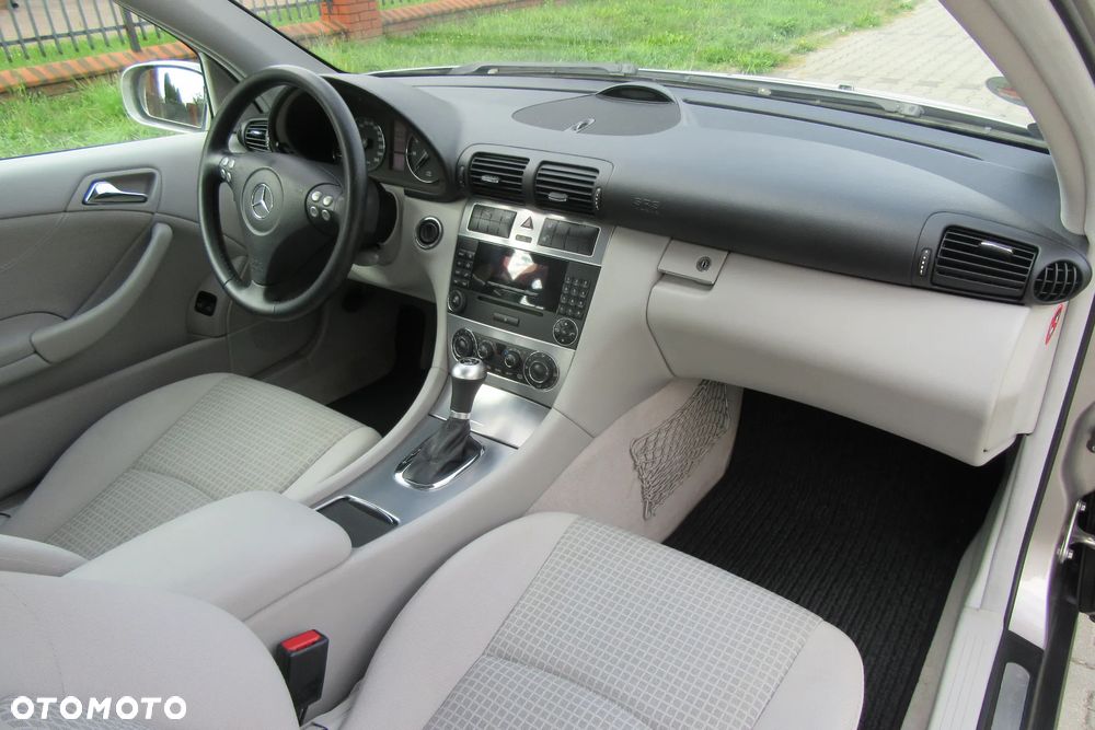 Mercedes-Benz Klasa C 180 Kompressor Automatik Sport Edition - 10