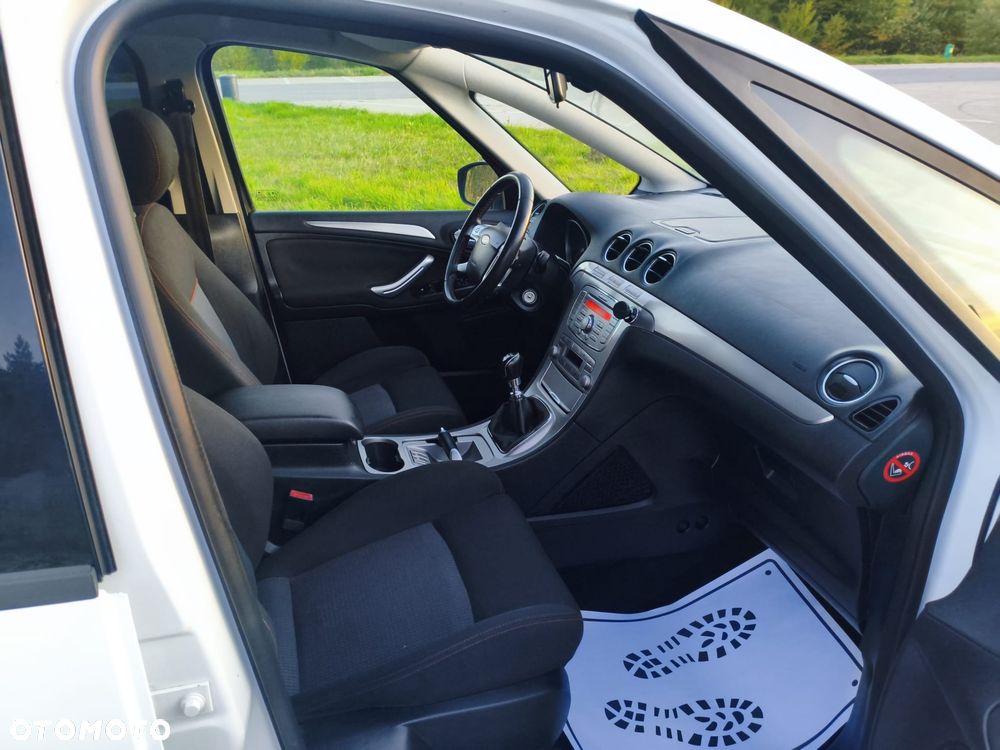 Ford S-Max 2.0 TDCi DPF Titanium - 28