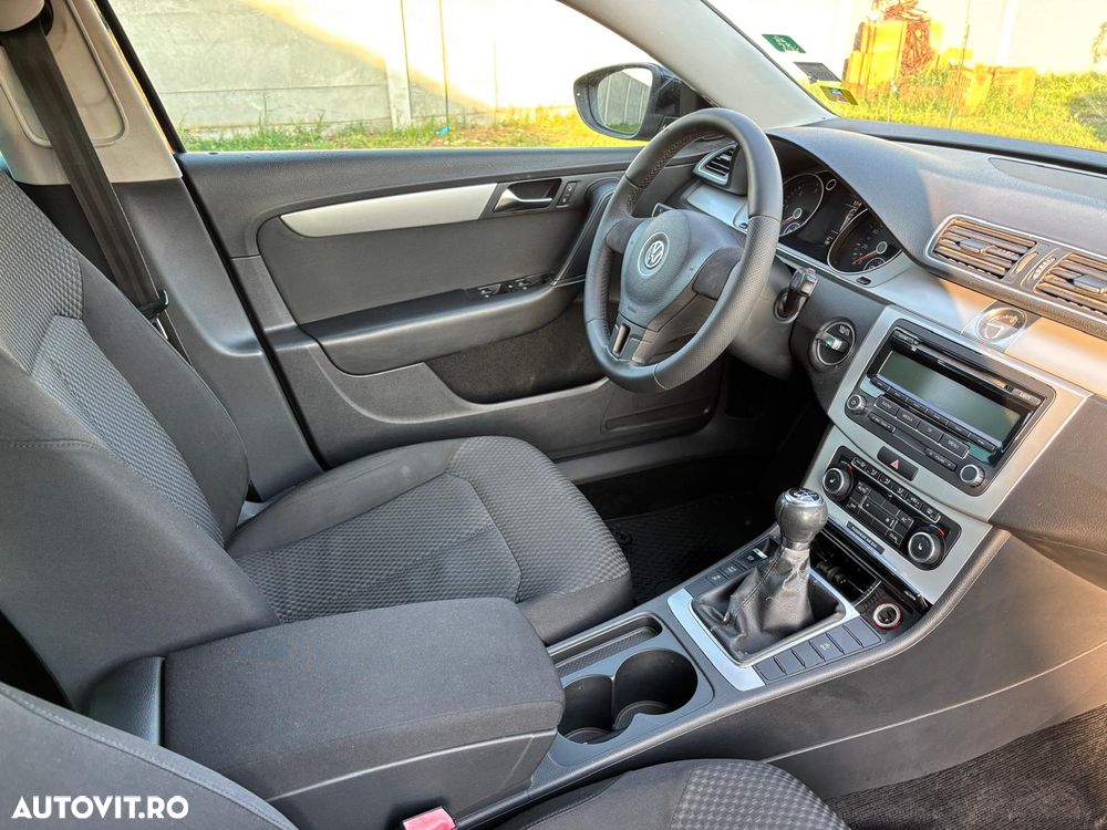 VOLKSWAGEN Passat 2011 — imagine 9