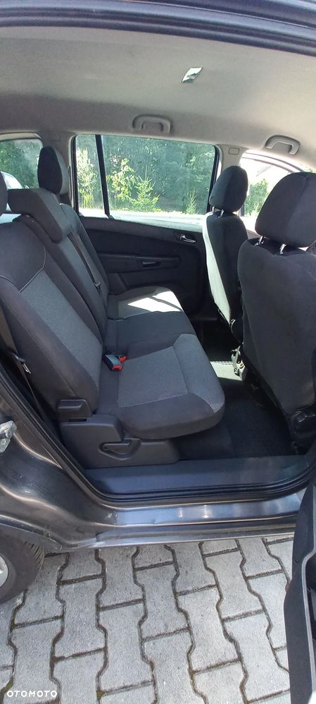 Opel Zafira 1.6 Essentia - 6