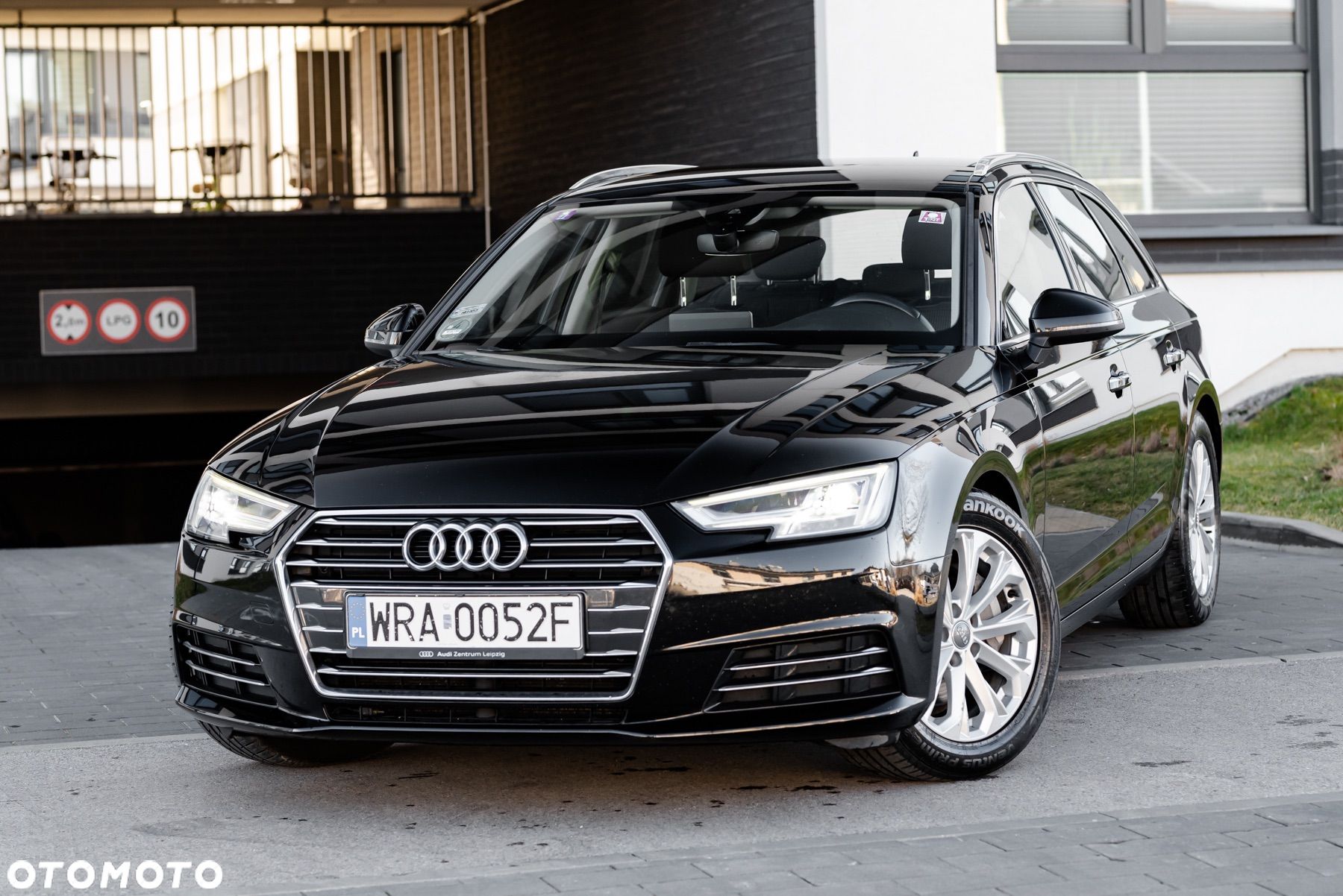 Audi A4 2.0 TDI S tronic - 1