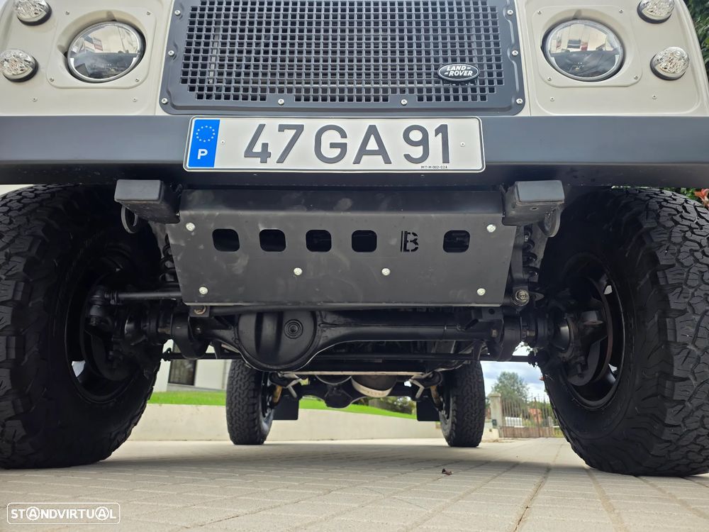 Land Rover Defender - 55