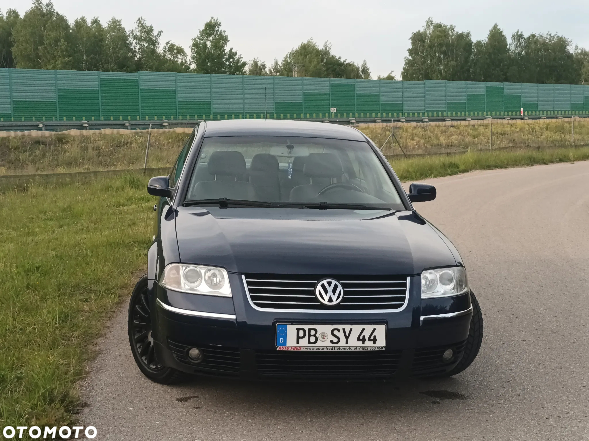 Volkswagen Passat - 11