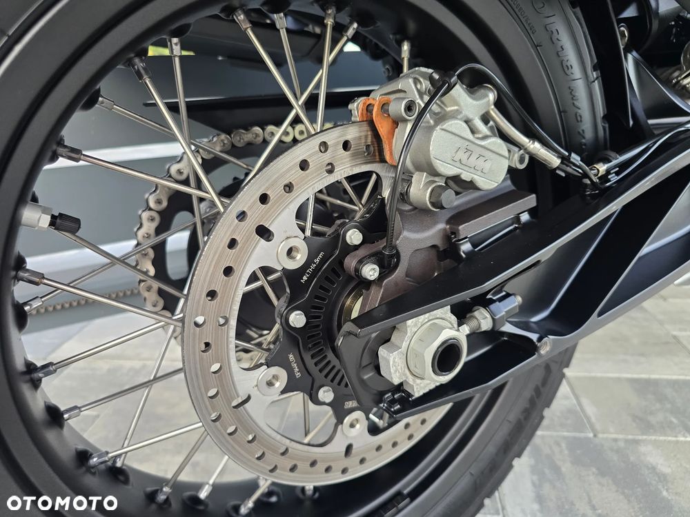 KTM Adventure 890 - 26