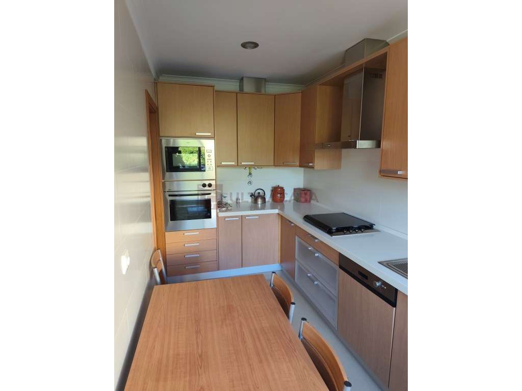 Vende-se Moradia V4 renovada com terraço, churrasqueira e horta a 5... - Grande imagem: 4/60