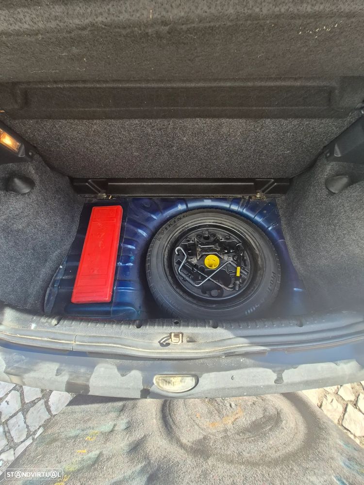 Renault Clio - 11