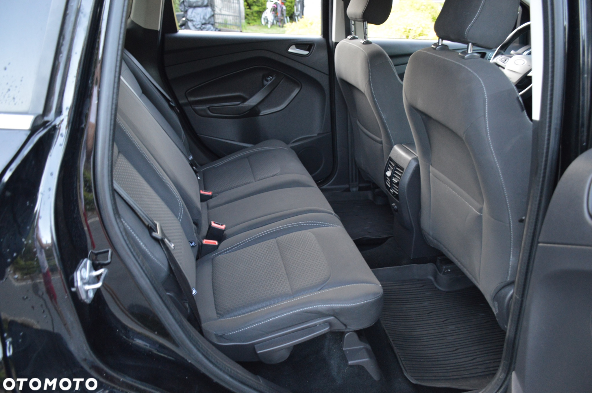 Ford Kuga 1.5 EcoBoost 2x4 Black & Silver - 28