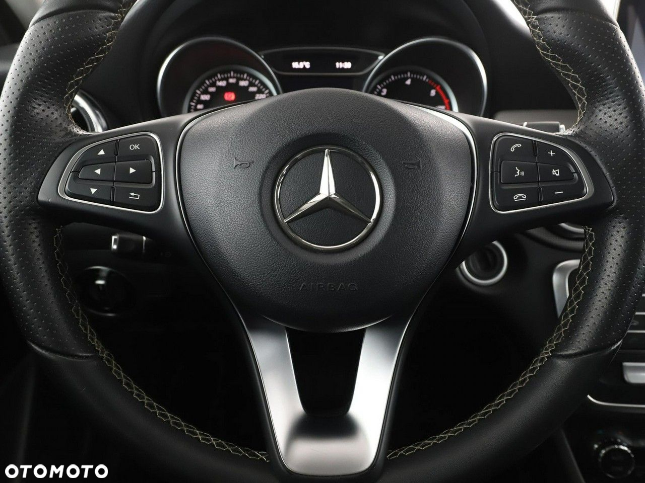 Mercedes-Benz GLA - 22