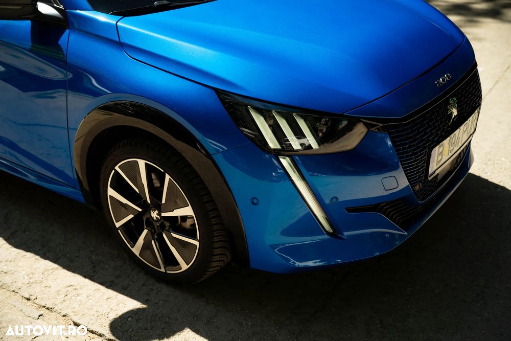 Peugeot 208 e-208 GT-Line - 17
