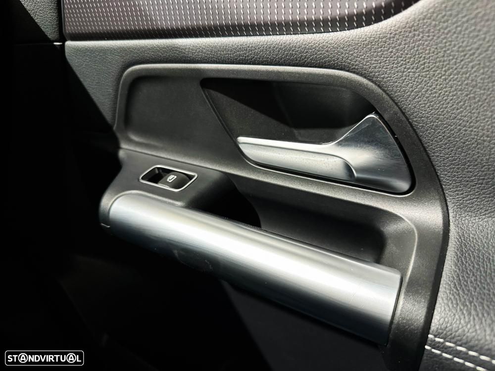 Mercedes-Benz EQA 300 4Matic Progressive - 37