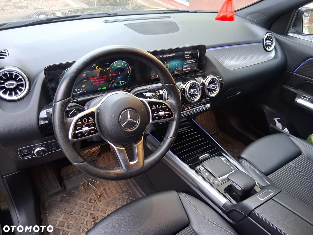 Mercedes-Benz GLA - 23