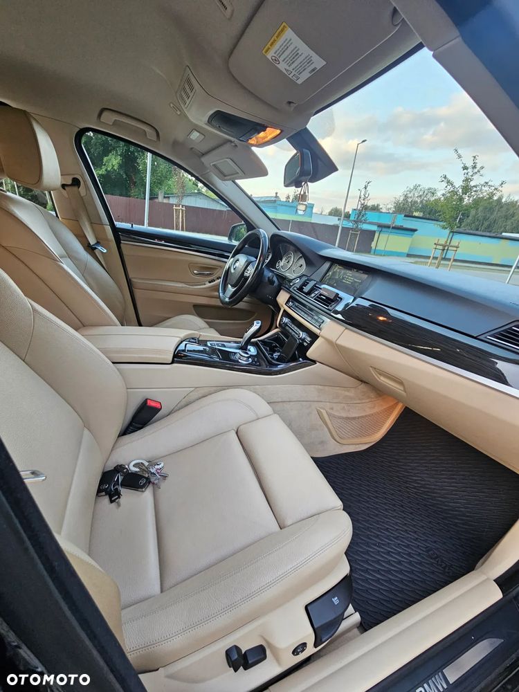 BMW Seria 5 520d Touring - 11