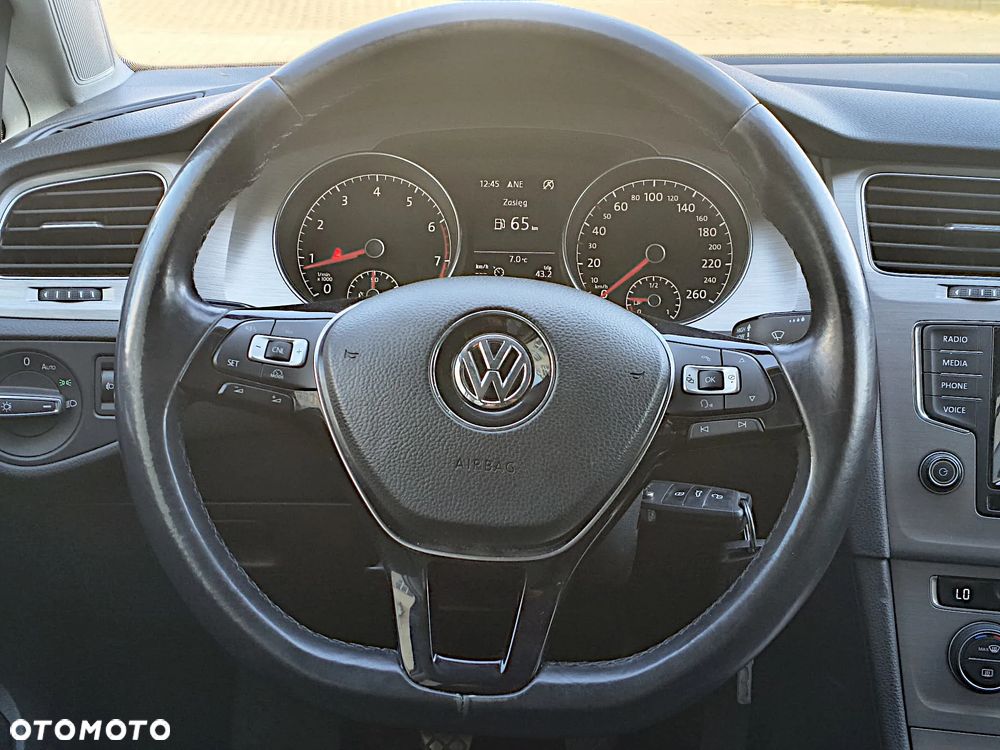 Volkswagen Golf 1.4 TSI BMT Comfortline - 24