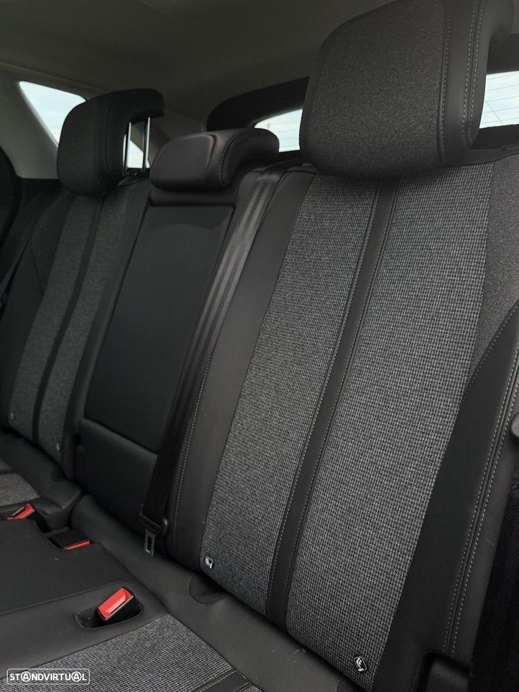 Peugeot 3008 1.2 PureTech GT Pack EAT8 - 16