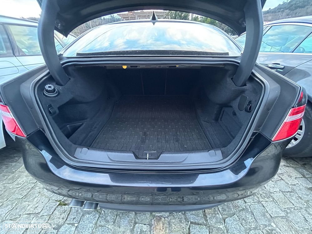 Jaguar XE 20d AWD Aut. R-Sport - 12