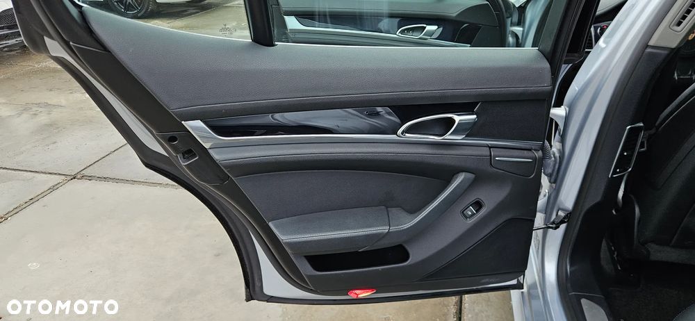Porsche Panamera - 38