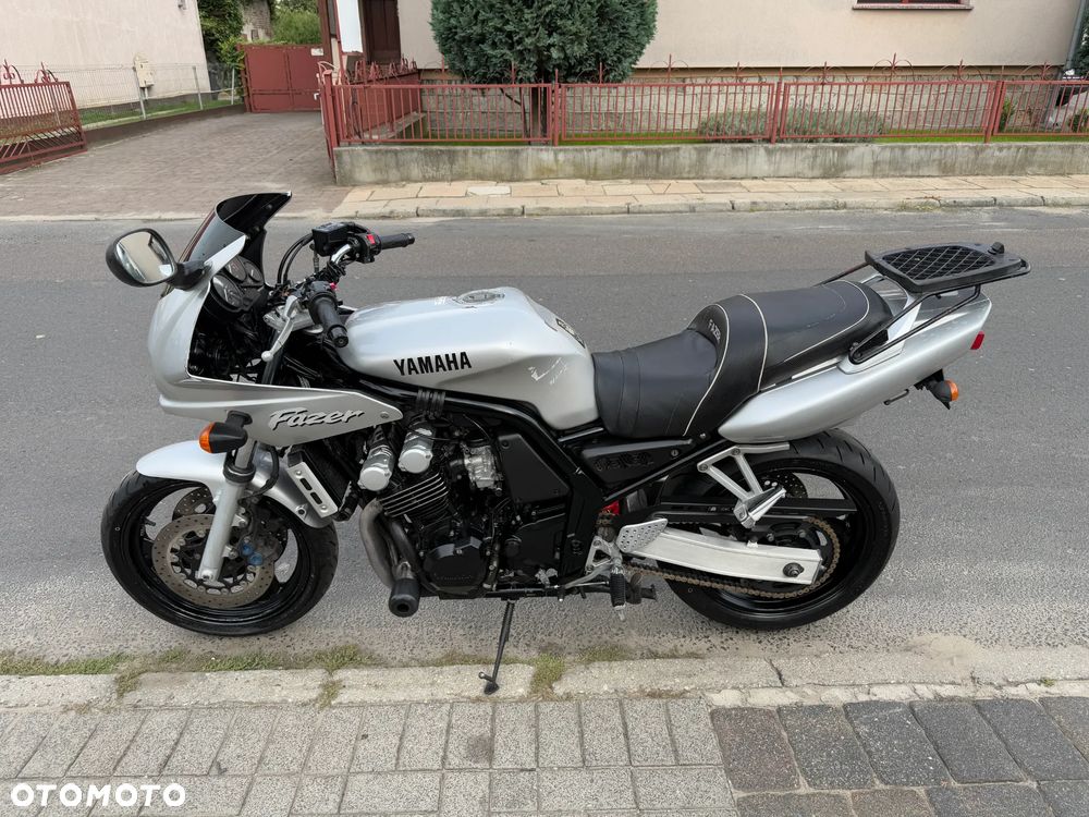 Yamaha FZS - 5