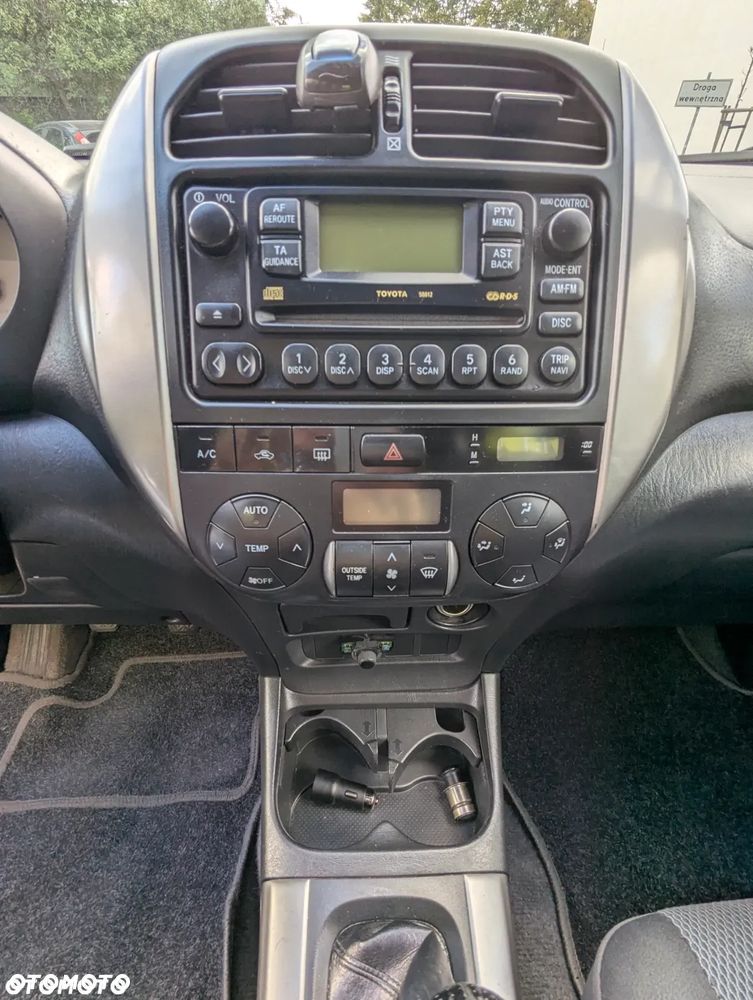 Toyota RAV4 2.0 VVT-i 4x4 - 7