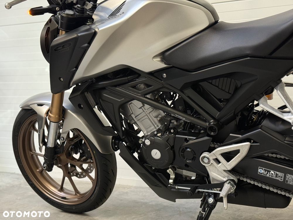 Honda CB - 32
