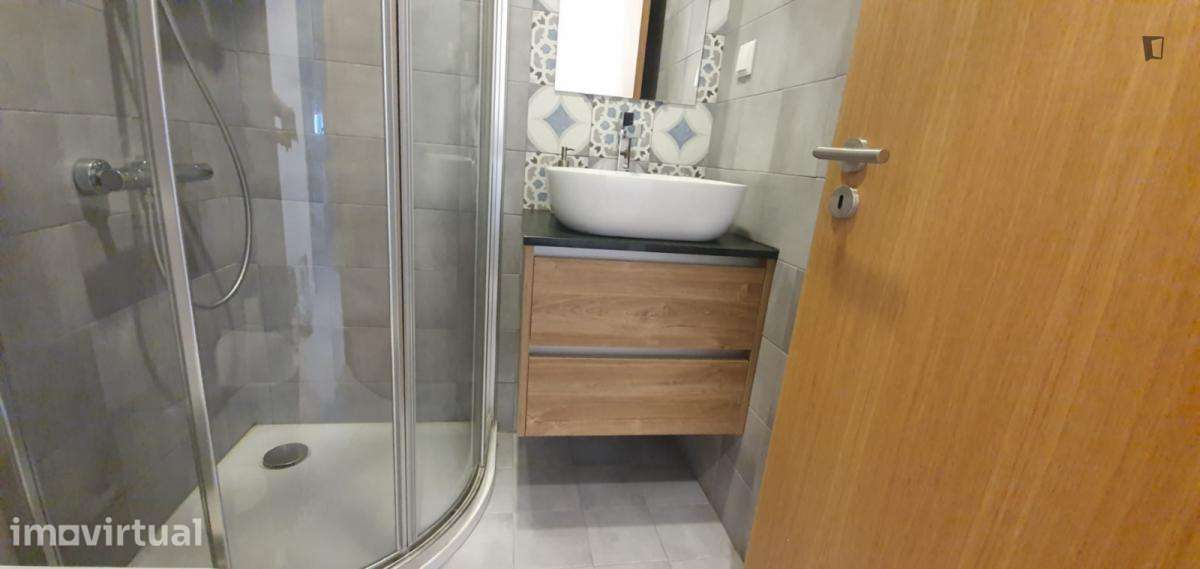 Quarto - localizado em Lisbon - Grande imagem: 4/6