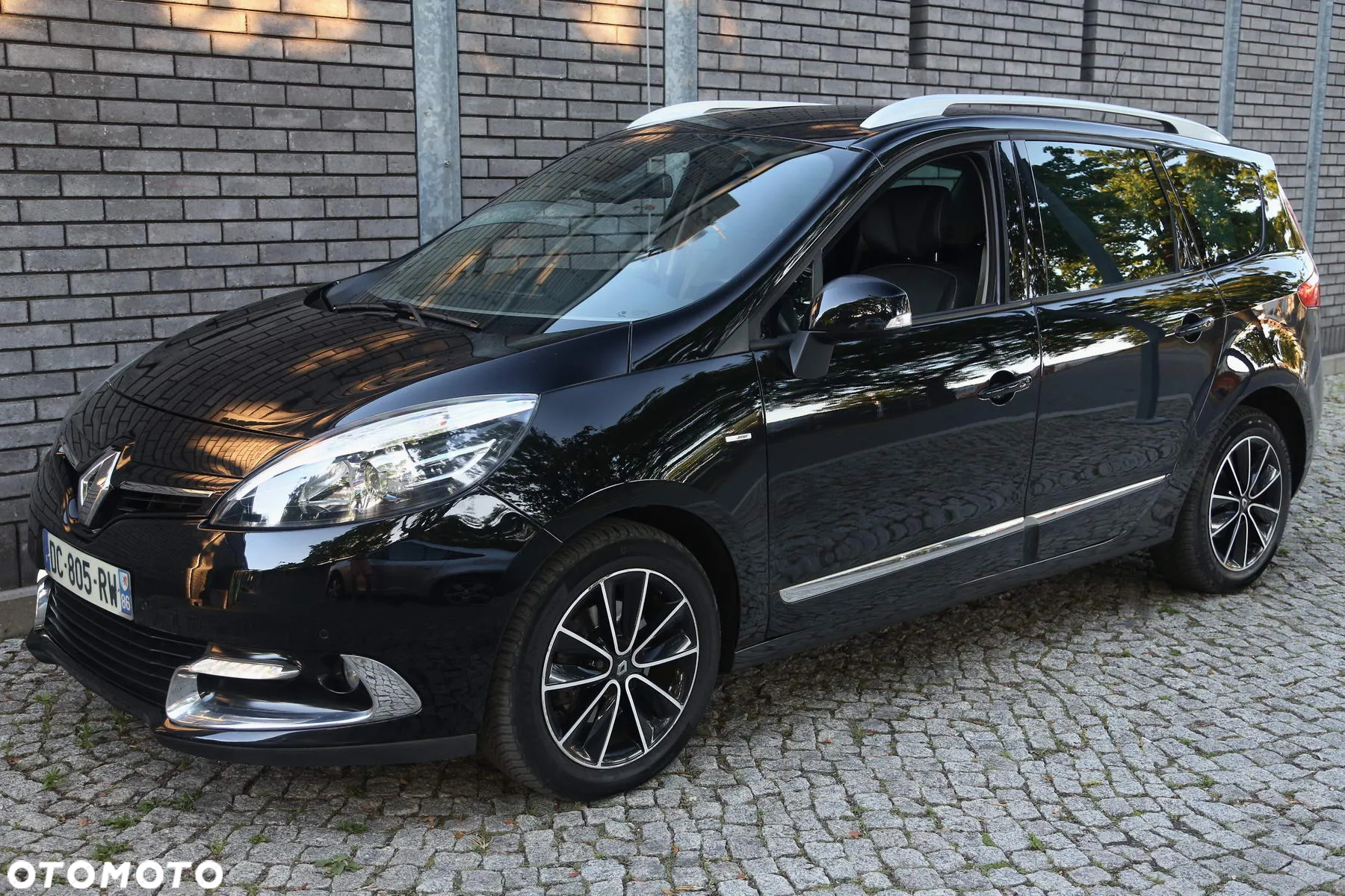 Renault Grand Scenic ENERGY TCe 130 S&S Bose Edition - 4