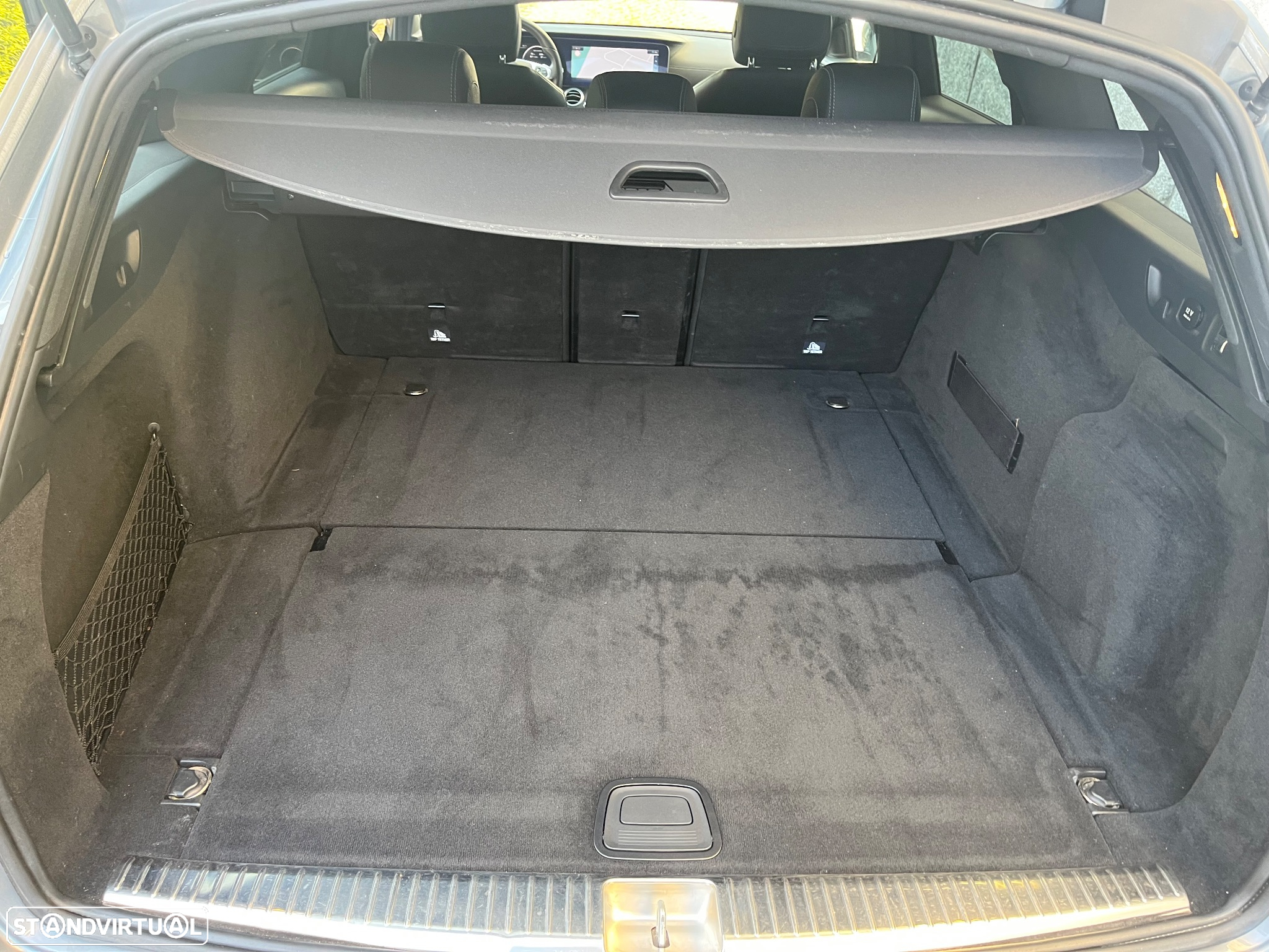 Mercedes-Benz E 220 d AMG Line - 18