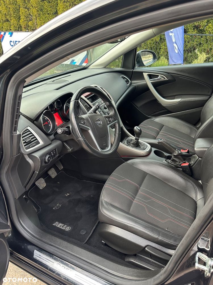 Opel Astra 1.4 150 Jahre - 6