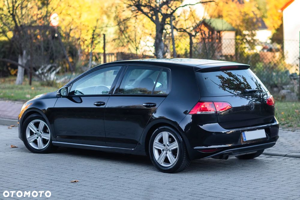 Volkswagen Golf - 11
