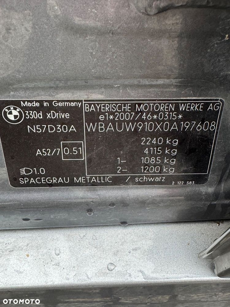 BMW Seria 3 330d xDrive - 36