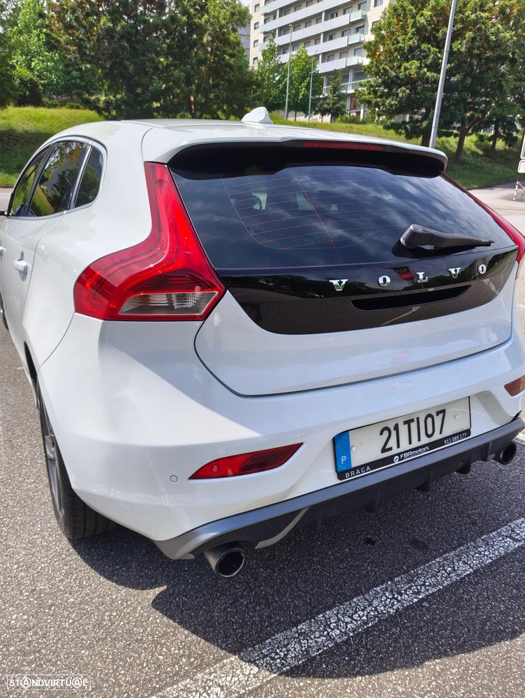 Volvo V40 D2 R Design - 4