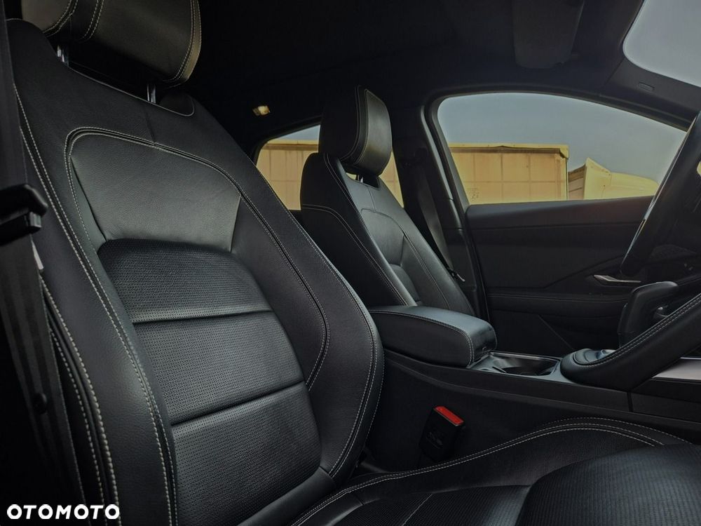 Jaguar E-Pace - 41