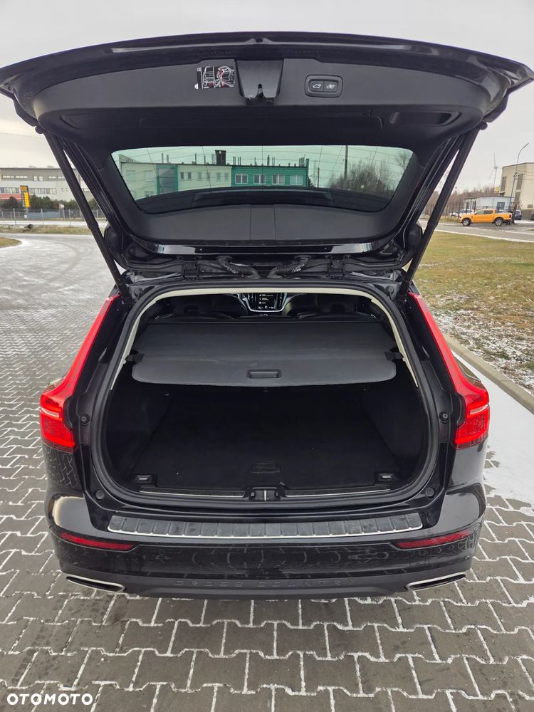 Volvo V60 Cross Country - 8