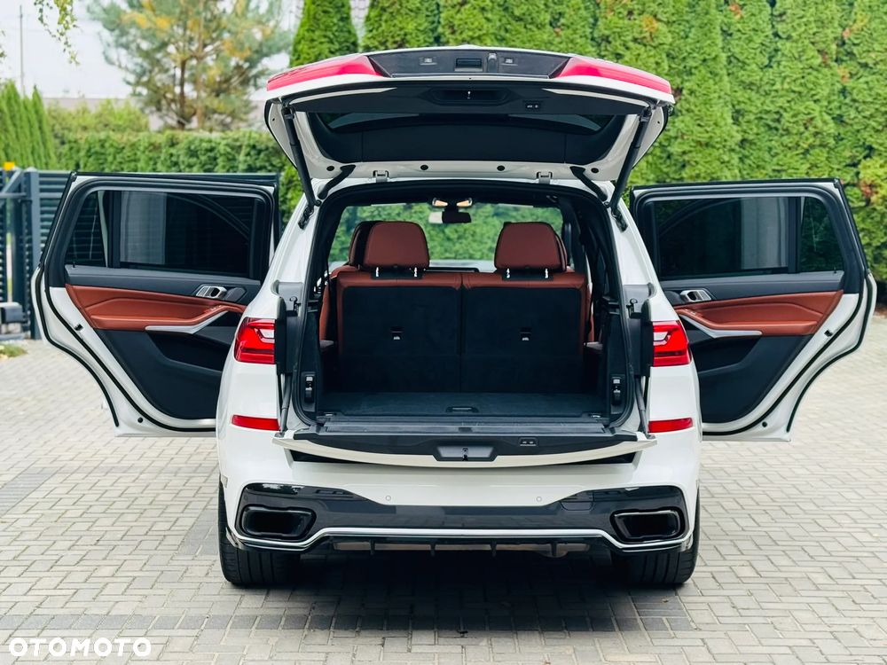 BMW X7 xDrive40i - 12