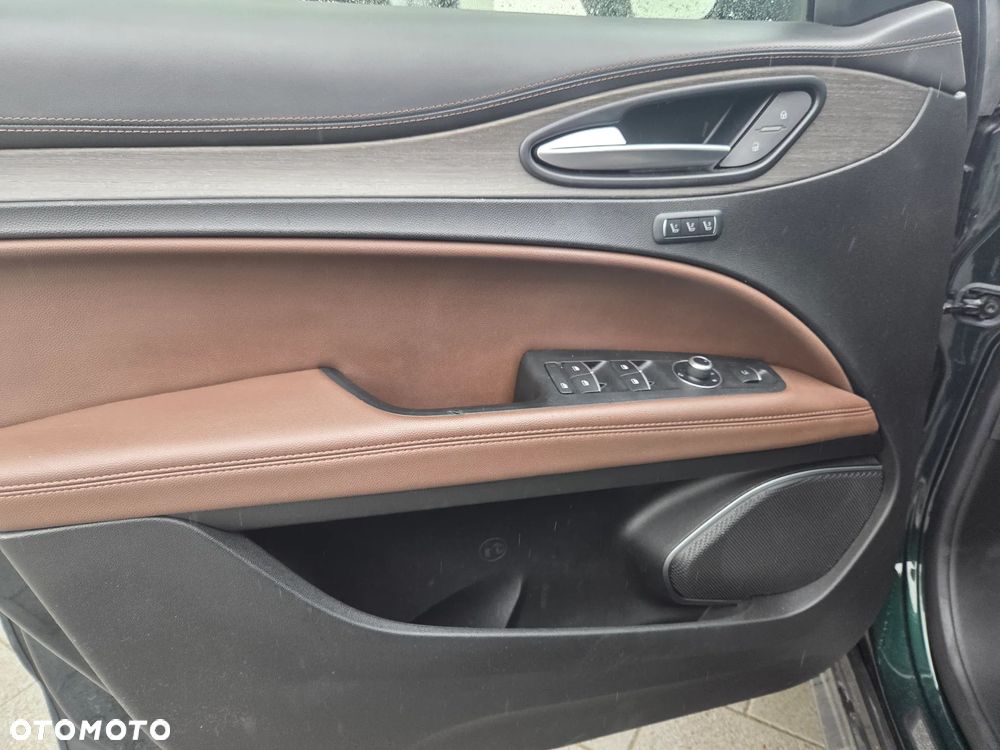 Alfa Romeo Stelvio 2.0 Turbo TI Q4 - 13