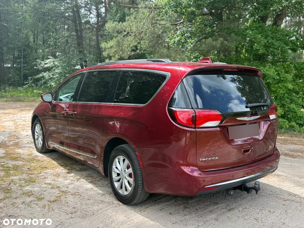 Chrysler Pacifica - 6