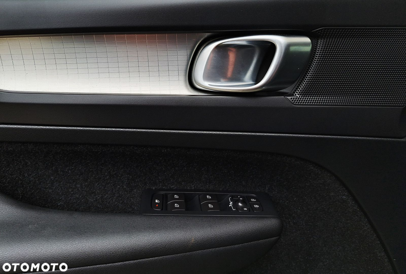 Volvo XC 40 - 25