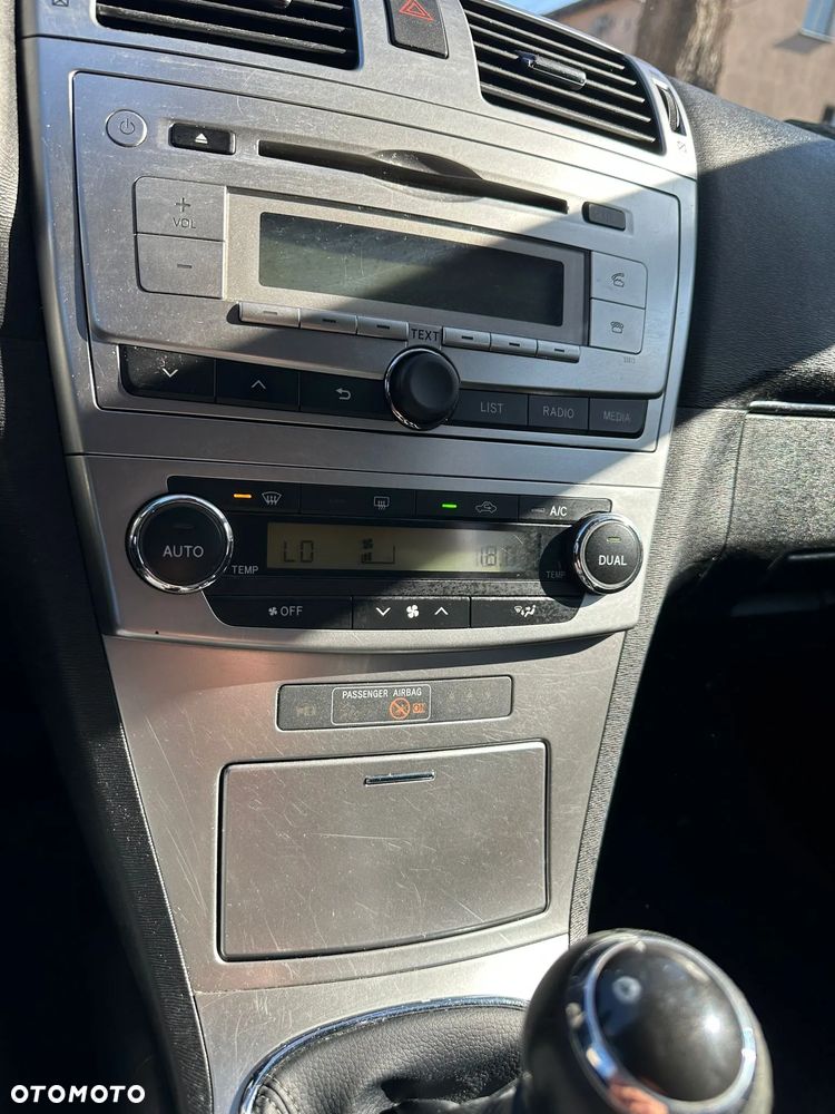 Toyota Avensis 2.0 D-4D Style - 8