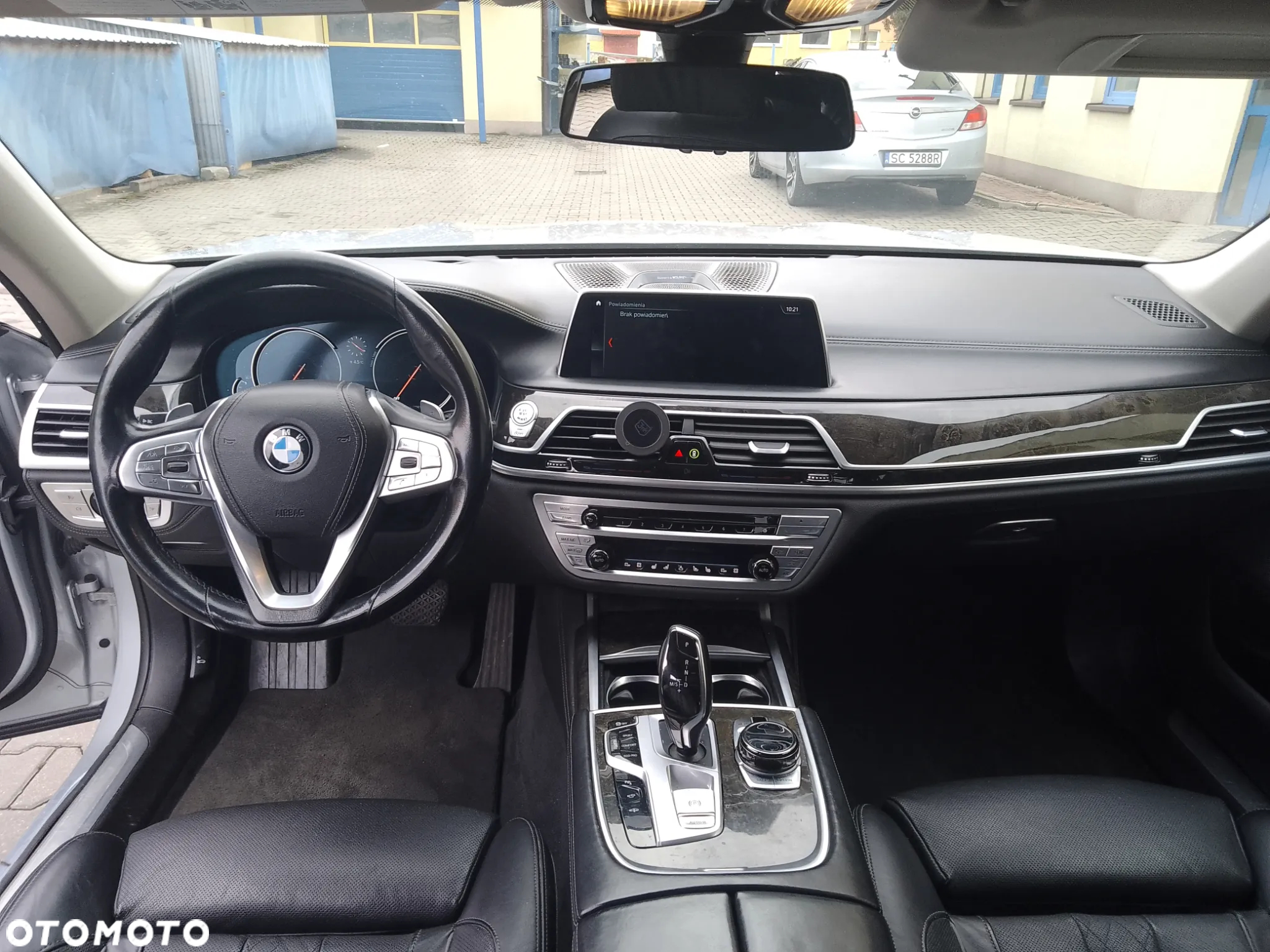 BMW Seria 7 750i xDrive - 12