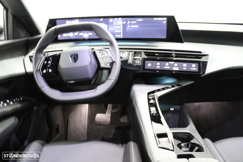 Peugeot e-3008 73 kWh Allure — fotografia 14