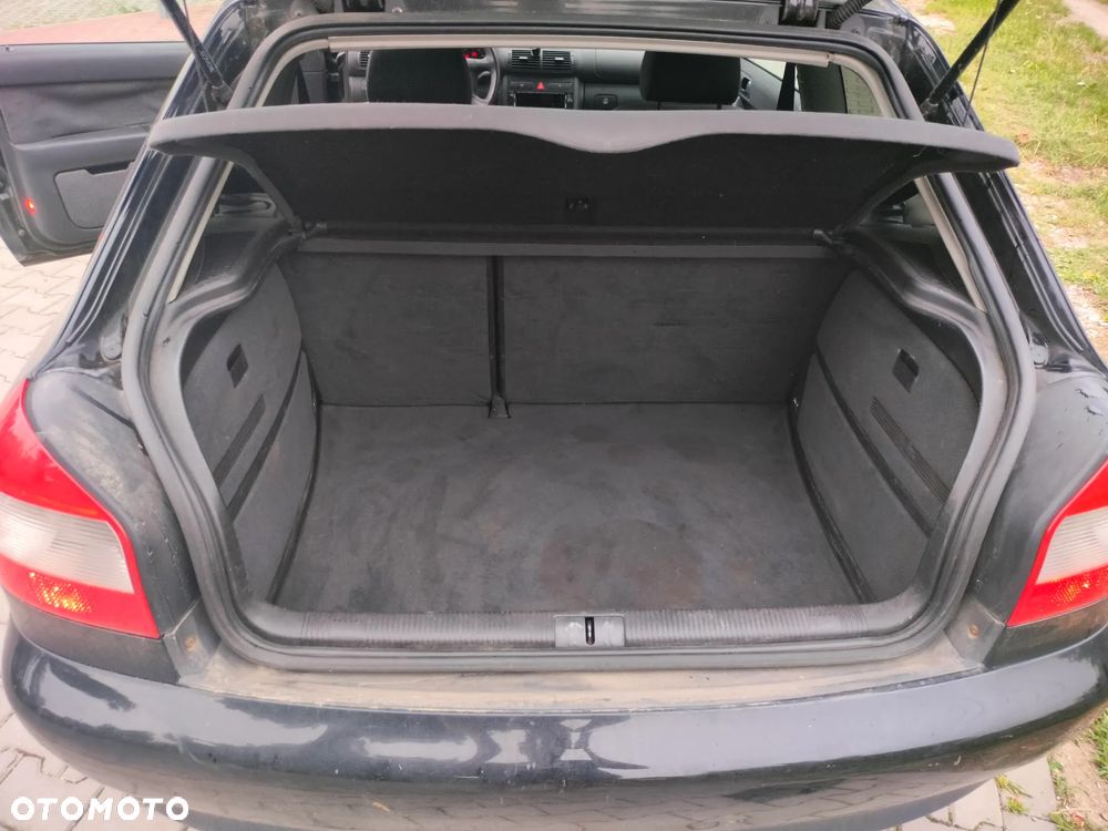 Audi A3 3-drzwiowe 1.6 Ambiente - 7